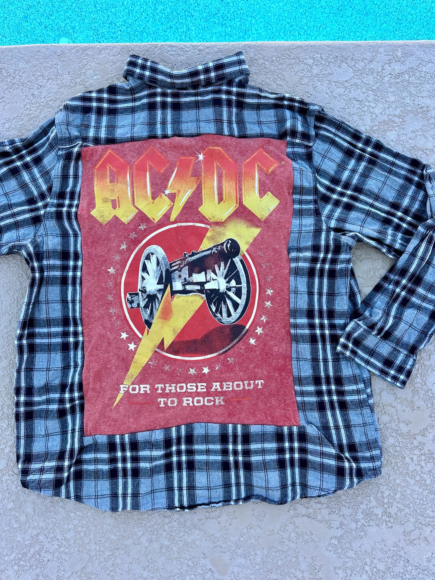 1-of-1 ACDC flannel (size 2XL)